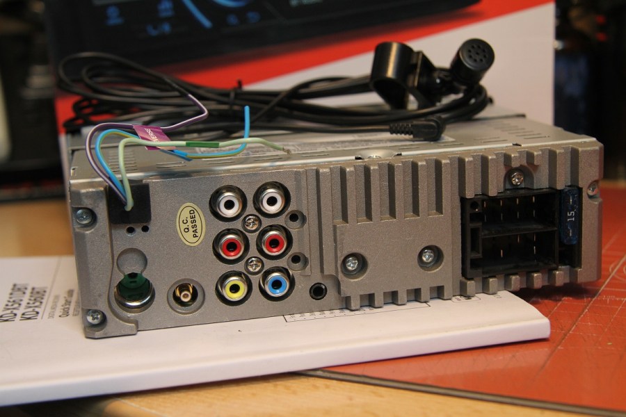 JVC KD-X561DBT USB-Autoradio mit DAB+, Bluetooth und 3 TFT