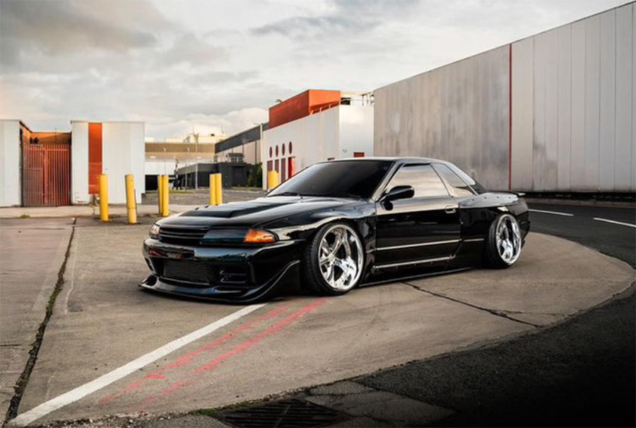 R32 skyline